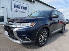  2017 Mitsubishi Outlander 4d SUV FWD ES at House of Carz near Rochester&comma; IN