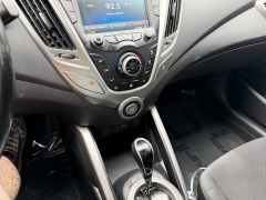 Used 2013  Hyundai Veloster 3d Coupe RE&colon;MIX Auto at House of Carz near Rochester&comma; IN