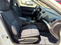 Used 2016  Nissan Altima 4d Sedan 2&period;5L S at House of Carz near Rochester&comma; IN