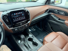 Used 2018  Chevrolet Traverse 4d SUV AWD High Country at House of Carz near Rochester&comma; IN
