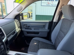 Used 2019  Ram 1500 Classic 4WD Crew Cab SLT at House of Carz near Rochester&comma; IN