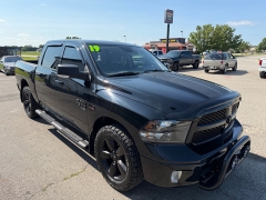 Used 2019  Ram 1500 Classic 4WD Crew Cab SLT at House of Carz near Rochester&comma; IN