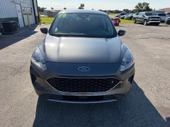 Used 2020  Ford Escape 4d SUV AWD SE at House of Carz near Rochester&comma; IN