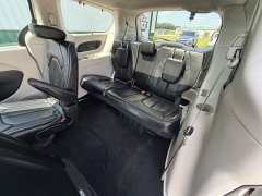 Used 2018  Chrysler Pacifica 4d Wagon Limited at House of Carz near Rochester&comma; IN