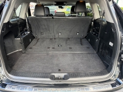 Used 2017  Toyota Highlander 4d SUV AWD XLE at House of Carz near Rochester, IN