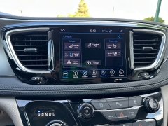 Used 2019 Chrysler Pacifica 4d Wagon Limited at House of Carz near Rochester, IN
