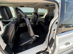 Used 2018  Chrysler Pacifica 4d Wagon Limited at House of Carz near Rochester&comma; IN