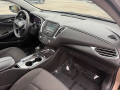 Used 2018  Chevrolet Malibu 4d Sedan LT at House of Carz near Rochester&comma; IN