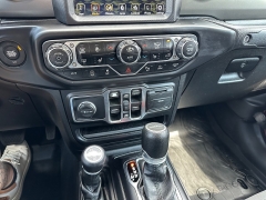Used 2021 Jeep Gladiator Willys 4x4 at House of Carz near Rochester, IN
