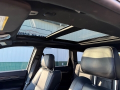 Used 2019  Jeep Grand Cherokee 4d SUV 4WD Limited V6 at House of Carz near Rochester, IN