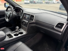 Used 2018  Jeep Grand Cherokee 4d SUV 2WD Overland V6 High Altitude at House of Carz near Rochester&comma; IN