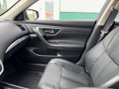 Used 2017  Nissan Altima 4d Sedan 2&period;5L SL &lpar;2017&period;5&rpar; at House of Carz near Rochester&comma; IN