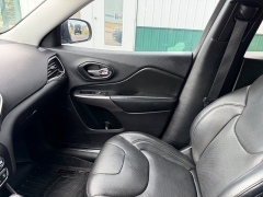 Used 2019  Jeep Cherokee 4d SUV 4WD Limited 3&period;2L at House of Carz near Rochester&comma; IN