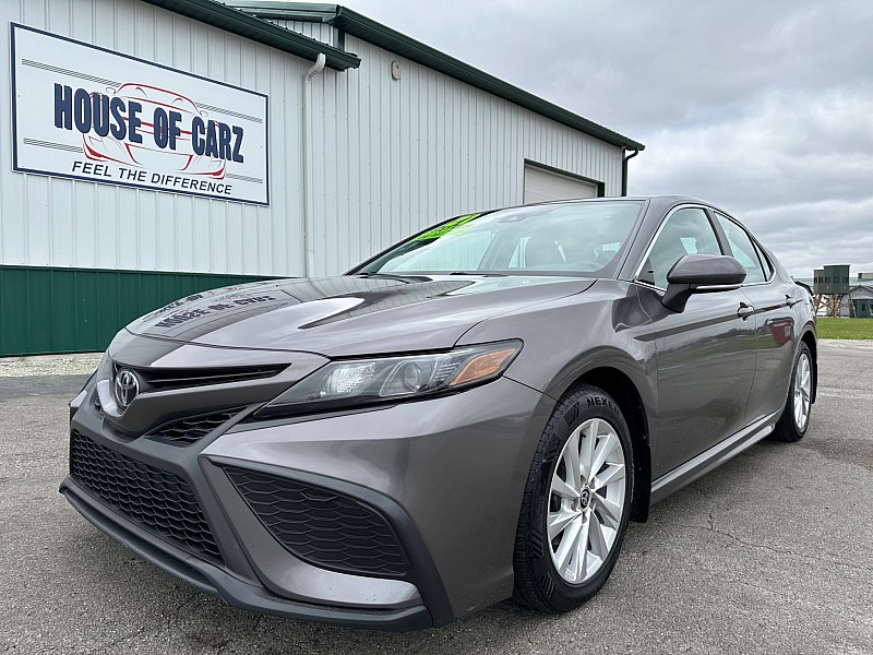 Used 2021  Toyota Camry SE Auto at House of Carz near Rochester, IN