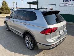 Used 2021  Volkswagen Tiguan 2&period;0T SE R-Line Black 4MOTION at House of Carz near Rochester&comma; IN