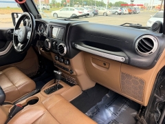 Used 2011  Jeep Wrangler Unlimited 4d Convertible Sahara at House of Carz near Rochester&comma; IN