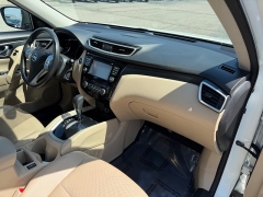 Used 2016  Nissan Rogue 4d SUV AWD SL at House of Carz near Rochester&comma; IN
