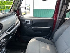 Used 2021 Jeep Gladiator Willys 4x4 at House of Carz near Rochester, IN