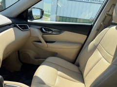 Used 2016  Nissan Rogue 4d SUV AWD SL at House of Carz near Rochester&comma; IN
