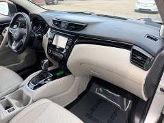 Used 2018  Nissan Rogue Sport 4d SUV AWD SL &lpar;2018&period;5&rpar; at House of Carz near Rochester&comma; IN