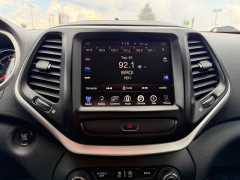 Used 2015  Jeep Cherokee 4d SUV 4WD Trailhawk V6 at House of Carz near Rochester&comma; IN