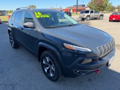 Used 2016  Jeep Cherokee 4d SUV 4WD Trailhawk V6 at House of Carz near Rochester, IN