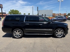 Used 2017  Cadillac Escalade ESV 4d SUV 4WD Luxury at House of Carz near Rochester&comma; IN
