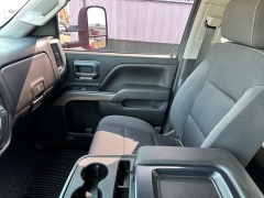 Used 2018 Chevrolet Silverado 1500 4WD Crew Cab LT at House of Carz near Rochester, IN