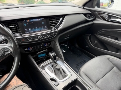 Used 2018  Buick Regal Sportback 4d Hatchback FWD Essence at House of Carz near Rochester&comma; IN