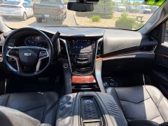 Used 2017  Cadillac Escalade ESV 4d SUV 4WD Luxury at House of Carz near Rochester&comma; IN