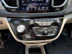 Used 2018  Chrysler Pacifica 4d Wagon Limited at House of Carz near Rochester&comma; IN