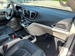Used 2019 Chrysler Pacifica 4d Wagon Limited at House of Carz near Rochester, IN