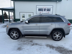 Used 2020  Jeep Grand Cherokee 4d SUV 4WD Limited V6 at House of Carz near Rochester&comma; IN
