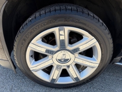 Used 2017  Cadillac Escalade ESV 4d SUV 4WD Luxury at House of Carz near Rochester&comma; IN