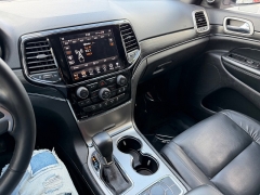 Used 2020  Jeep Grand Cherokee 4d SUV 4WD Limited V6 at House of Carz near Rochester&comma; IN