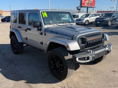 Used 2014  Jeep Wrangler Unlimited 4WD 4dr Polar Edition &ast;Ltd Avail&ast; at House of Carz near Rochester&comma; IN
