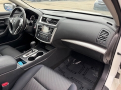 Used 2017  Nissan Altima 4d Sedan 2&period;5L SR at House of Carz near Rochester&comma; IN