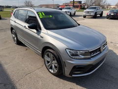 Used 2021  Volkswagen Tiguan 2&period;0T SE R-Line Black 4MOTION at House of Carz near Rochester&comma; IN