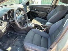 Used 2016  Chevrolet Cruze Limited 4d Sedan LT w/1LT Auto at House of Carz near Rochester, IN