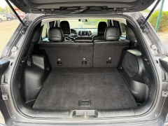 Used 2019  Jeep Cherokee 4d SUV 4WD Trailhawk 3.2L at House of Carz near Rochester, IN