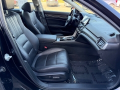 Used 2021  Honda Accord Sedan Touring 2&period;0T Auto at House of Carz near Rochester&comma; IN
