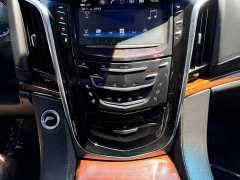 Used 2017  Cadillac Escalade ESV 4d SUV 4WD Luxury at House of Carz near Rochester&comma; IN
