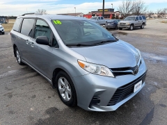 Used 2018  Toyota Sienna 4d Wagon LE 7-Pass w&sol;Auto Access Seat at House of Carz near Rochester&comma; IN