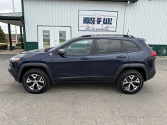 Used 2016  Jeep Cherokee 4d SUV 4WD Trailhawk V6 at House of Carz near Rochester&comma; IN
