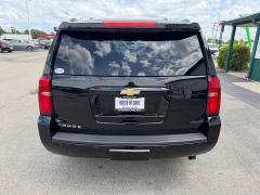 Used 2017  Chevrolet Tahoe 4d SUV 4WD LT at House of Carz near Rochester&comma; IN