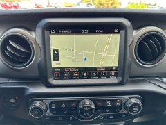 Used 2021 Jeep Gladiator Willys 4x4 at House of Carz near Rochester, IN