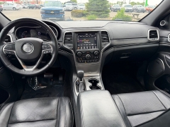 Used 2018  Jeep Grand Cherokee 4d SUV 2WD Overland V6 High Altitude at House of Carz near Rochester&comma; IN