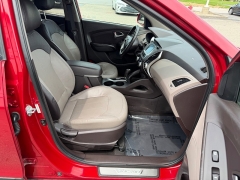 Used 2012  Hyundai Tucson 4d SUV FWD Limited at House of Carz near Rochester&comma; IN