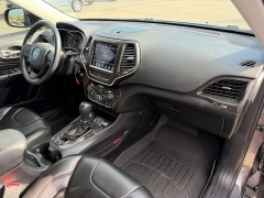 Used 2019  Jeep Cherokee 4d SUV 4WD Trailhawk 3.2L at House of Carz near Rochester, IN