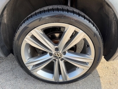 Used 2021  Volkswagen Tiguan 2&period;0T SE R-Line Black 4MOTION at House of Carz near Rochester&comma; IN